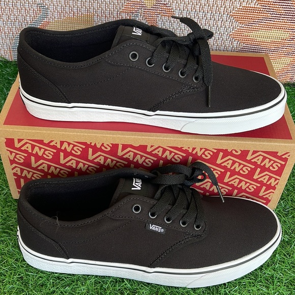 Vans Men’s Atwood
(Canvas) Black/White
VN000TUY187
Sneakers - Picture 2 of 16